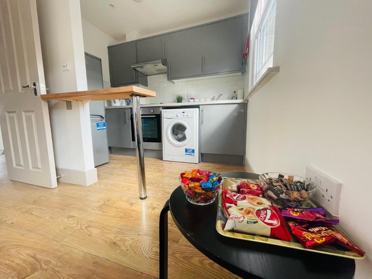 Lovely 1 Bedroom Apartment In London Bagian luar foto